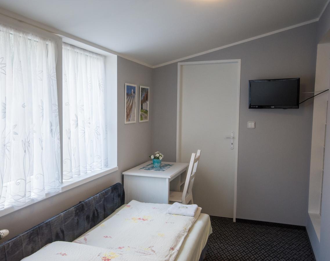 Herbenka Hotel Hustopeče Kültér fotó