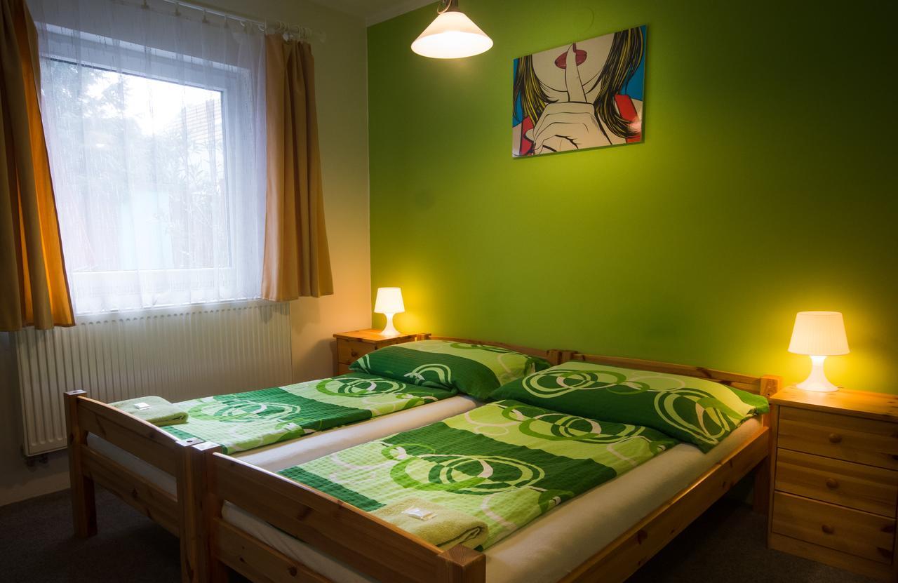 Herbenka Hotel Hustopeče Kültér fotó