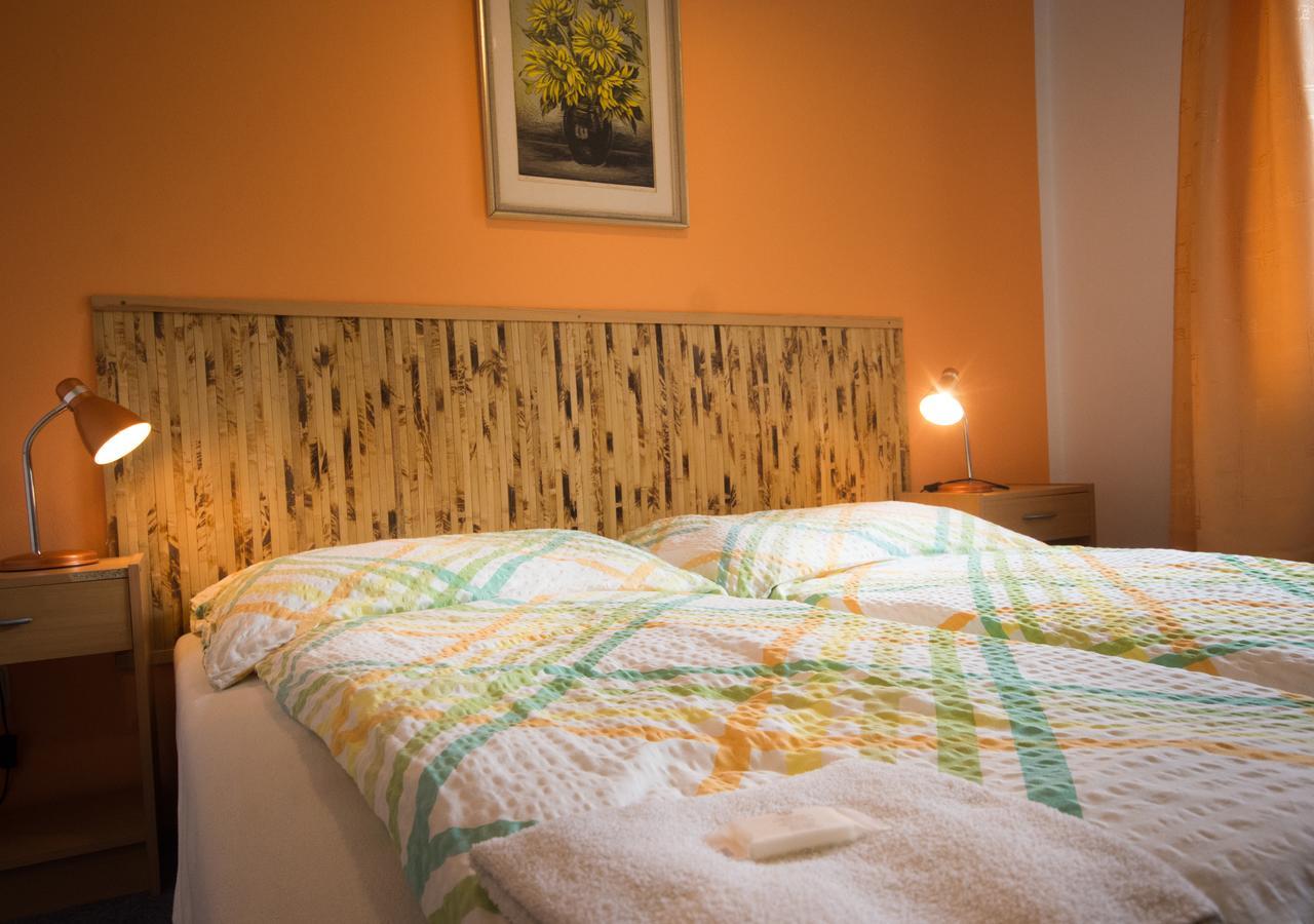 Herbenka Hotel Hustopeče Kültér fotó