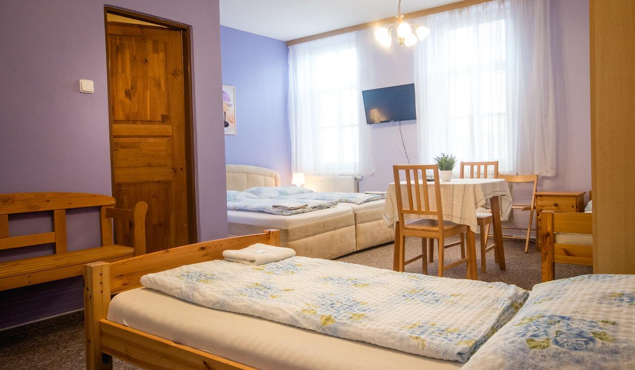 Herbenka Hotel Hustopeče Kültér fotó