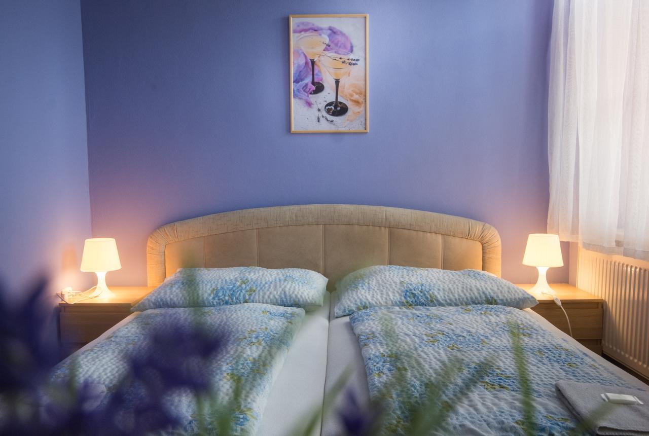 Herbenka Hotel Hustopeče Kültér fotó